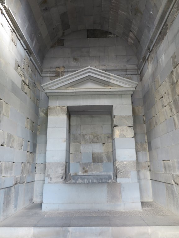 pagantempleofgarni4.jpg