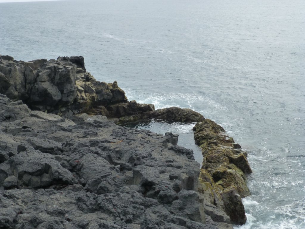 brimketilllavarockpool3.jpg