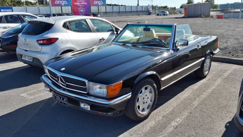 mercedesroadster2.jpg