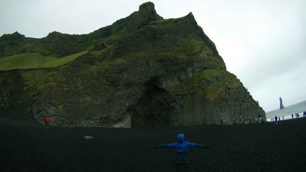 reynisfjarablacksandbeach.jpg