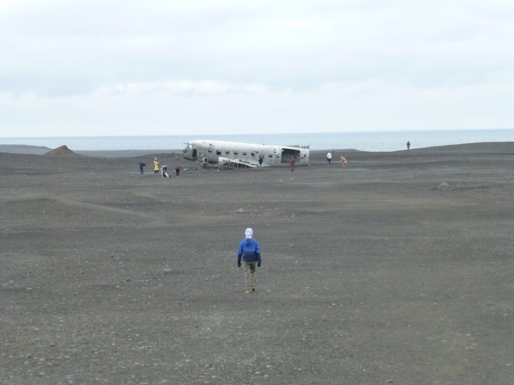 solheimasandurdc3planewreck12.jpg