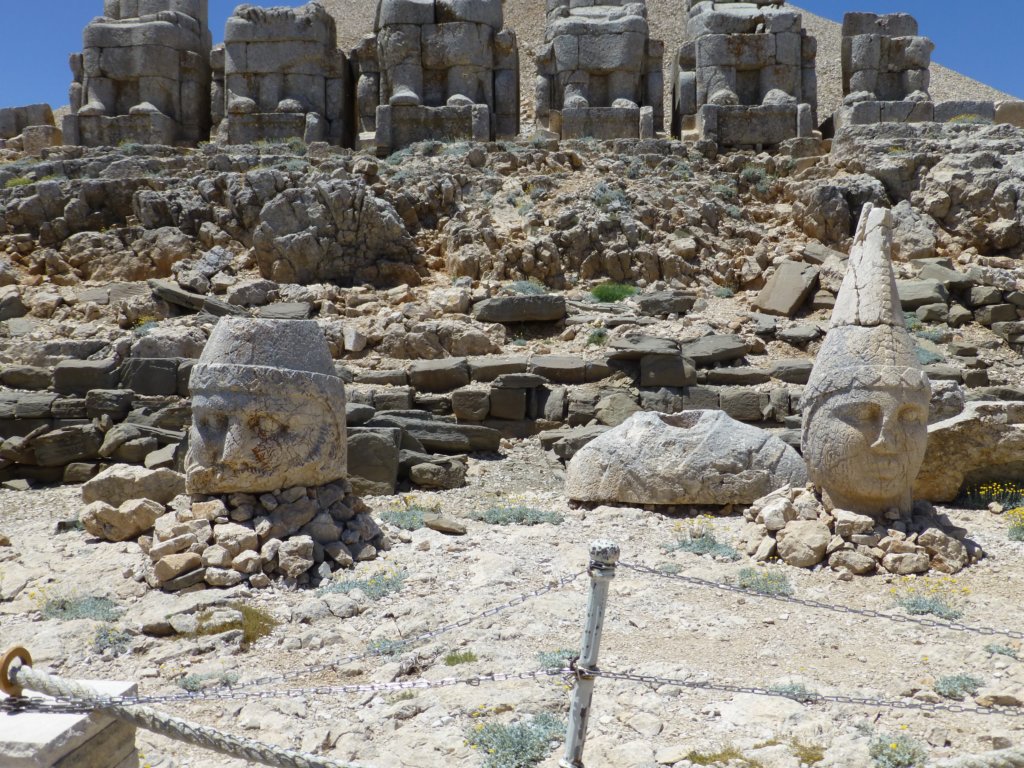 mountnemrut32.jpg