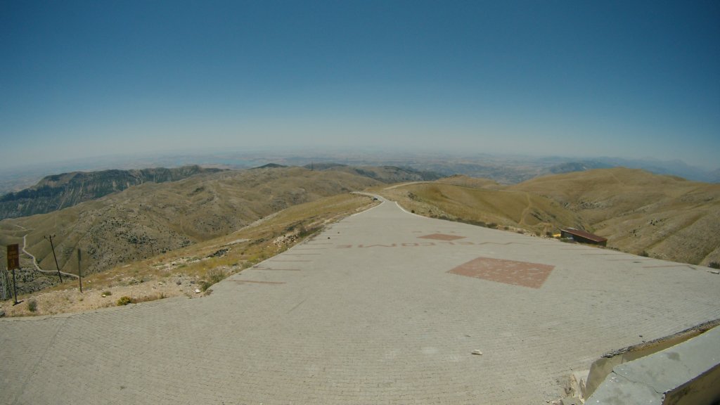 mountnemrut73.jpg