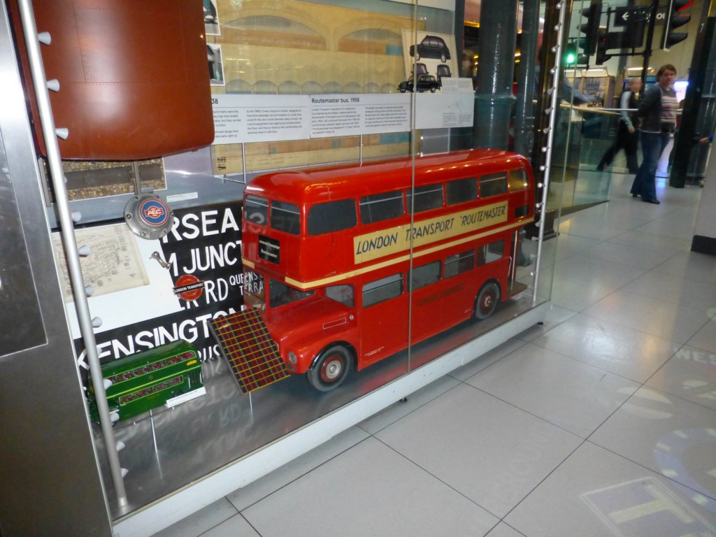 londonbus.jpg