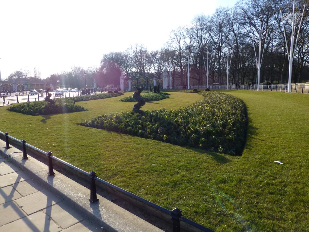 queenvictoriamemorialgardens2.jpg
