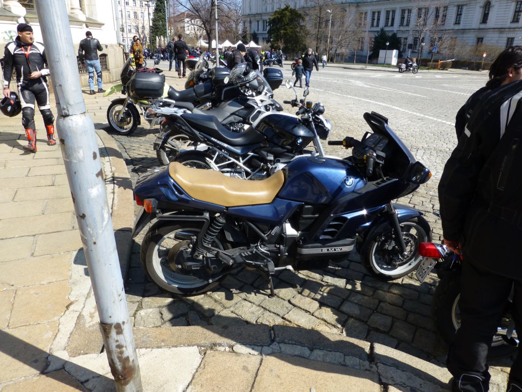 bmw.jpg