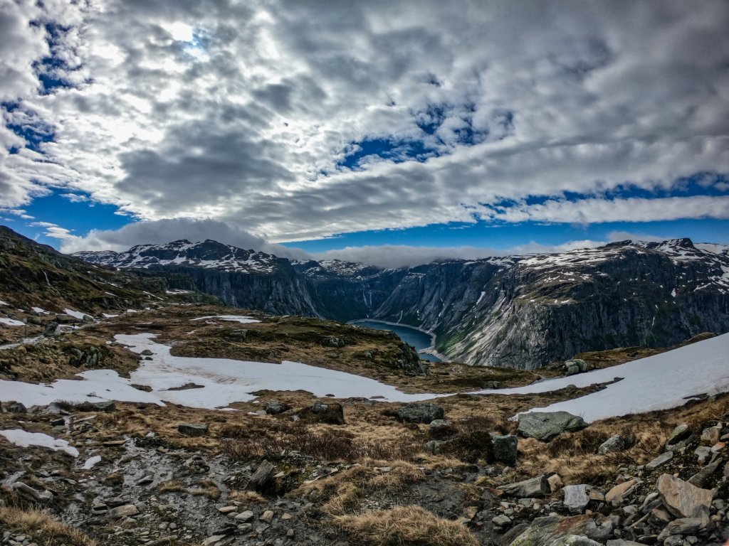 trolltunga25.jpg