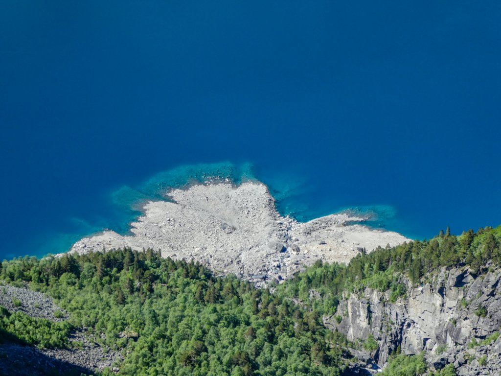 trolltunga49.jpg
