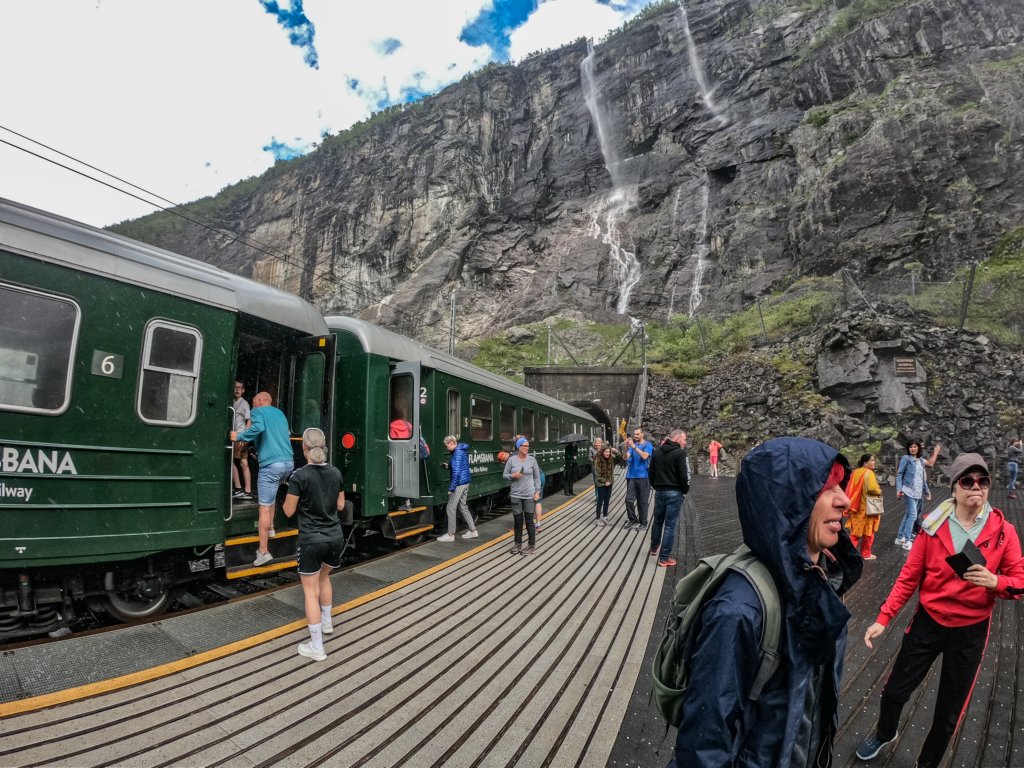 flamsbanakjosfossenfalls4.jpg