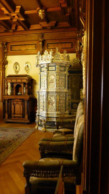 castelulpeles147.jpg