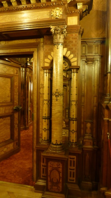 castelulpeles170.jpg
