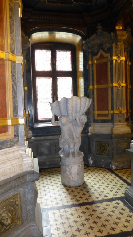 castelulpeles36.jpg