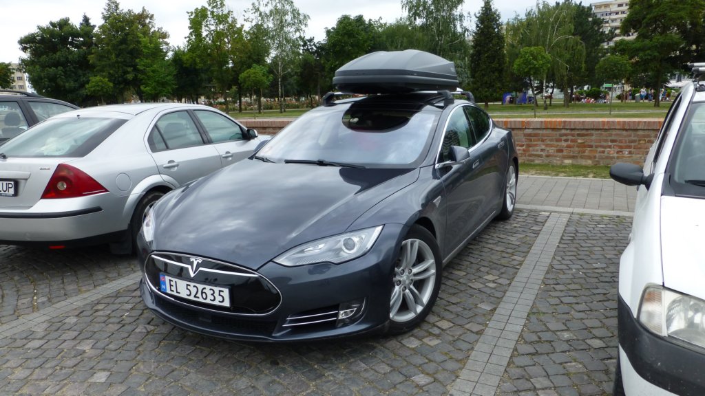 teslamodels85.jpg