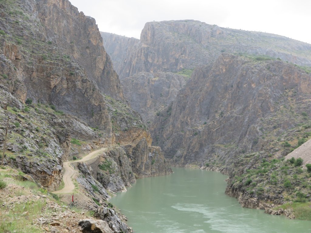karanlikcanyon2.jpg