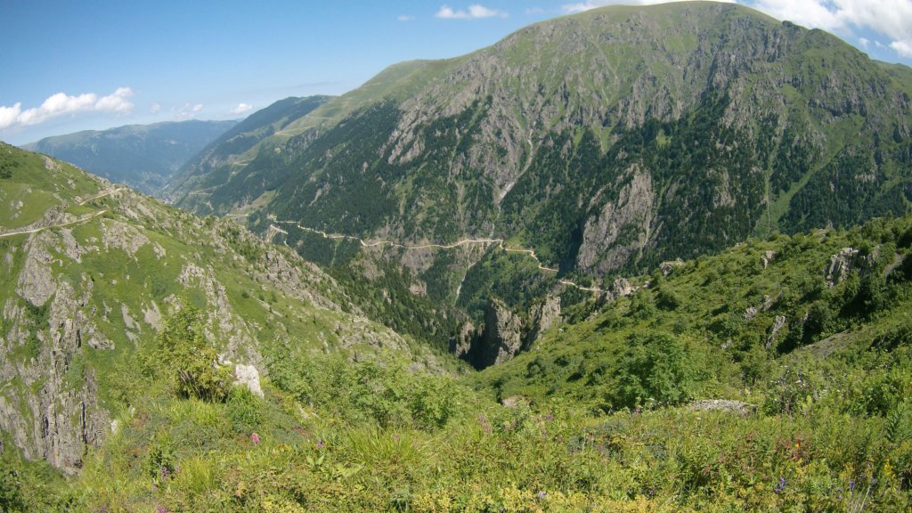 bayburtofyolud91519.jpg