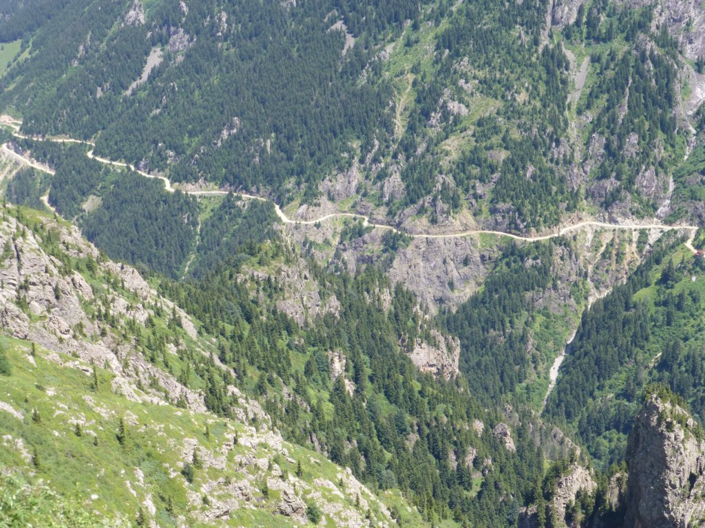 bayburtofyolud91522.jpg