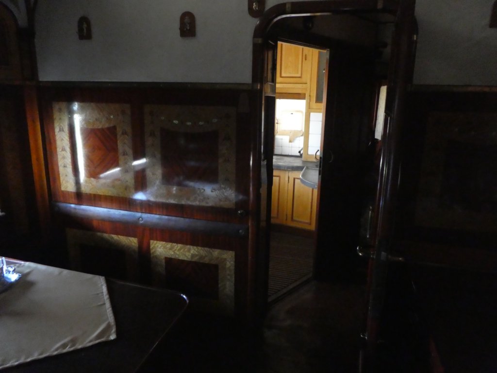 photo103.jpg